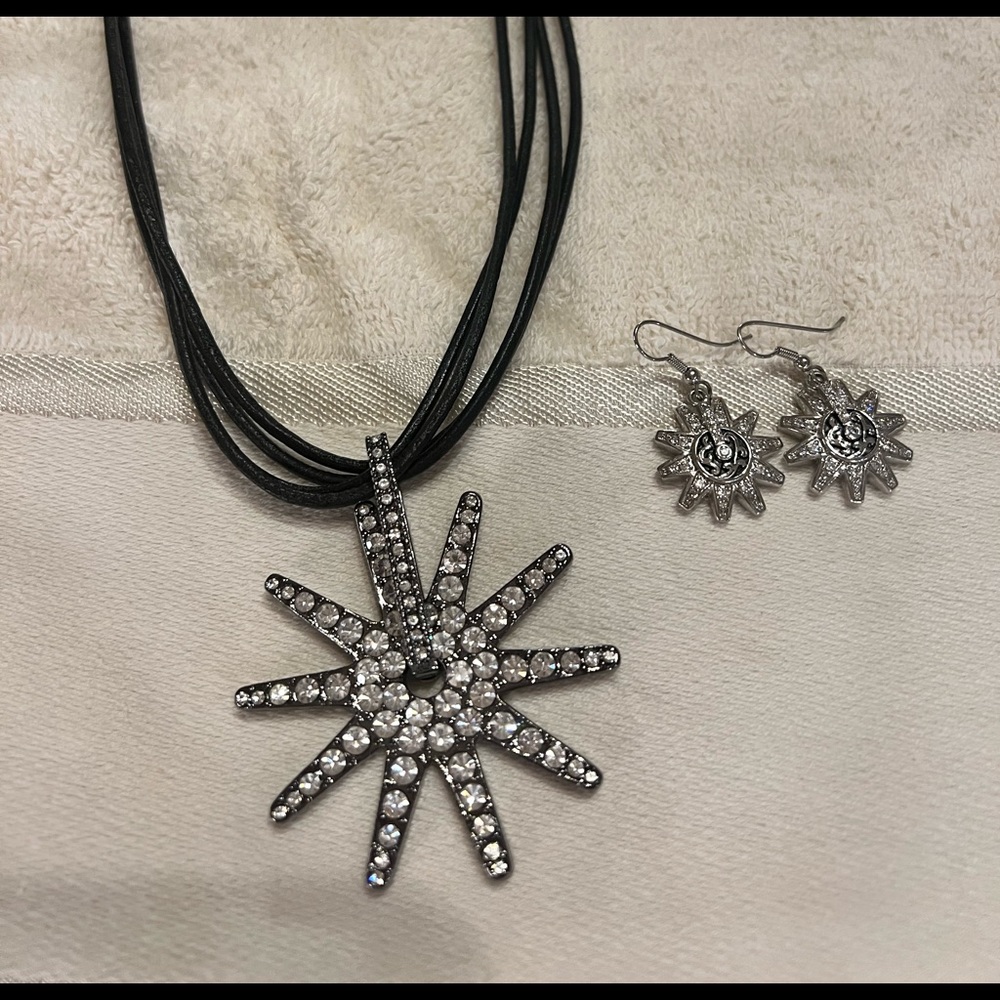Montana Silversmiths necklace and earring set